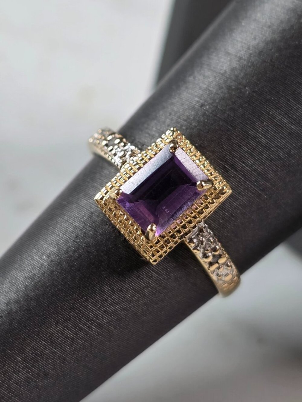 Womens Vintage Estate 10K Yellow Gold Amethyst Diamond Ring 1.5g E1194